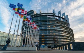 Дипломатам и госслужащим Беларуси и РФ запретили вход в Европарламент