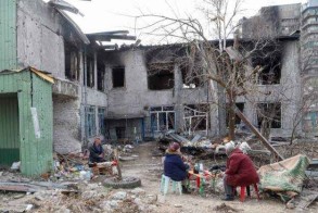 Struggling to survive in Mariupol