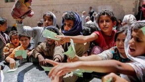 Yemen president transfers powers; Saudi offers billions in aid