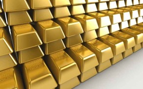 Gold falls in price amid potential Fed rate hike

