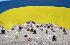 Memorial to child victims killed in Mariupol in Helsinki
