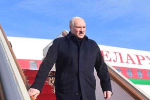 Президент Беларуси прибыл в Россию