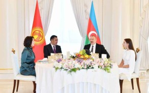 Official dinner hosted in honor of Kyrgyz president and his wife