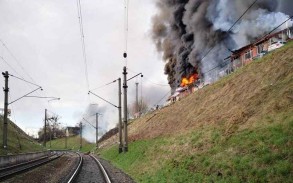 Russia renews assault on Mariupol, intensifies Luhansk bombardment, Ukraine says