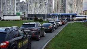 Zelensky promises to tackle fuel shortages