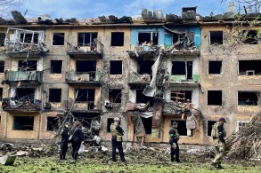 Ukraine says Russia pounding Donbas, failing to take targets