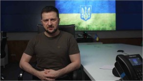 Zelenskyy urges Russian troops not to fight
