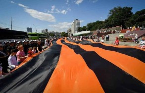 Head of Moldova’s Gagauz autonomy signs law allowing St. George’s ribbon