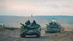 Ukraine forces thwart Russian armoured column crossing river