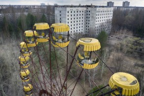 Chernobyl scarred by Russian troops' damage and looting By Laurence Peter BBC News