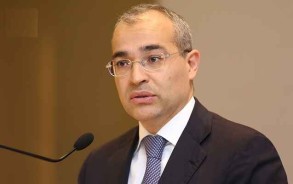 Azerbaijan's Economy Minister congratulates entrepreneurs