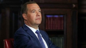 Медведев: Будет установлена максимальная цена российской нефти