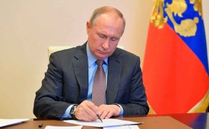 Путин присвоил Слуцкому и Калашникову ранг чрезвычайного и полномочного посла