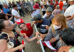 Hundreds protest against Tunisia draft constitution as vote looms