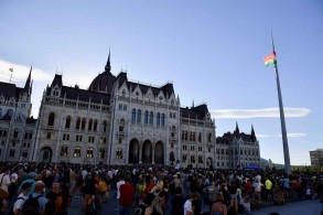 Hungarians protest for second day against tax overhaul