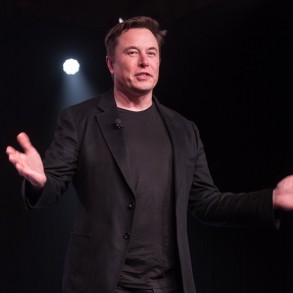 Elon Musk's brain shipping startup to be presented on Halloween