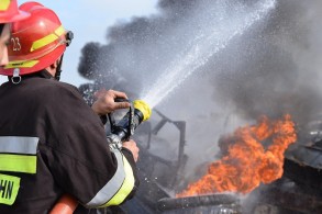 В Хатаинском районе загорелось многоэтажное здание