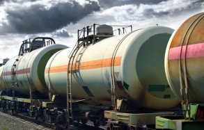 Казахстан и Азербайджан обсуждают транспортировку казахстанской нефти