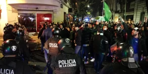 Cristina Fernandez de Kirchner asks demonstrators to go home