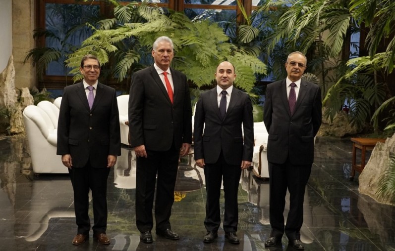Посол Азербайджана вручил верительные грамоты президенту Кубы