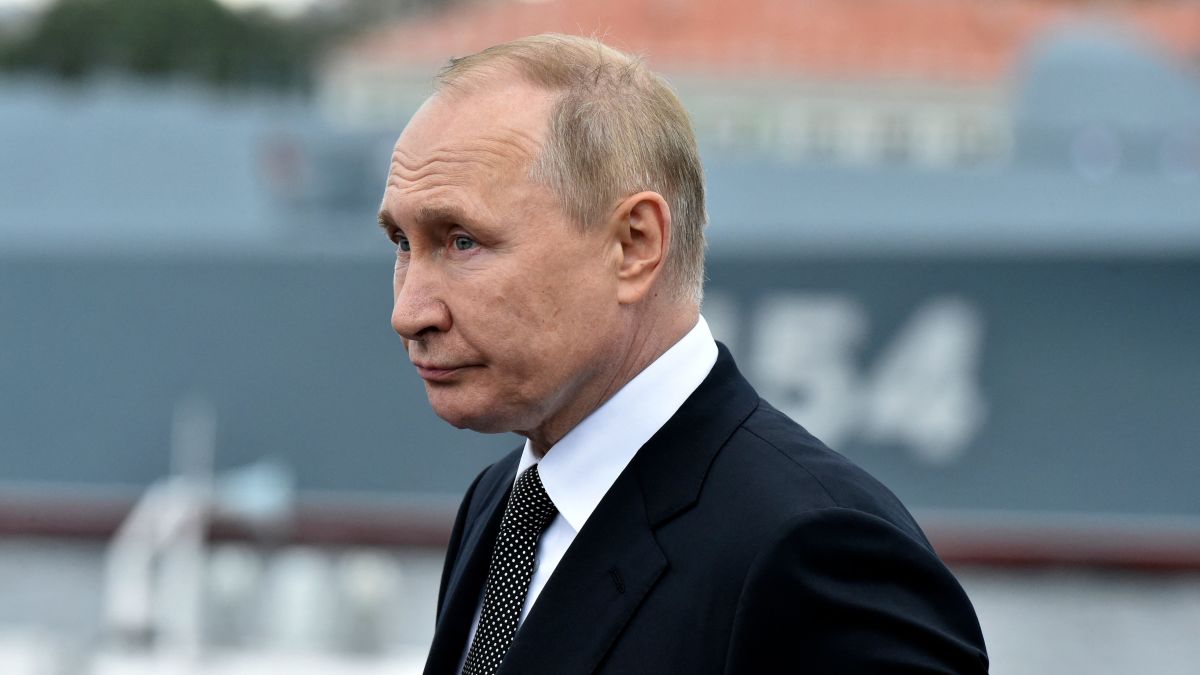 Vladimir Putin has taken a more direct position in the strategic planning  for the war in Ukraine- US officials